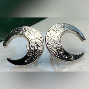 Vintage Karu Crescent Moon Earrings 🌙 1940s Silver Floral Screw Back